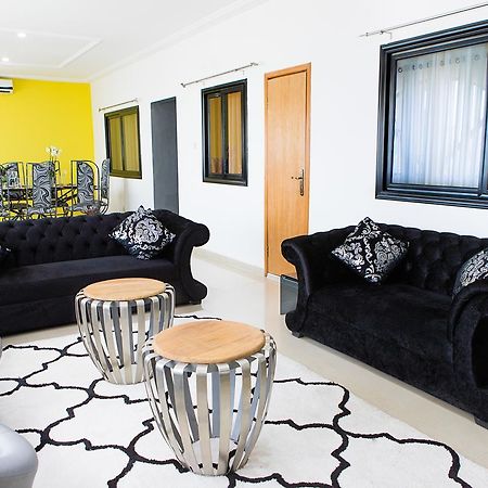 Maxwell Court Apartments Accra Esterno foto