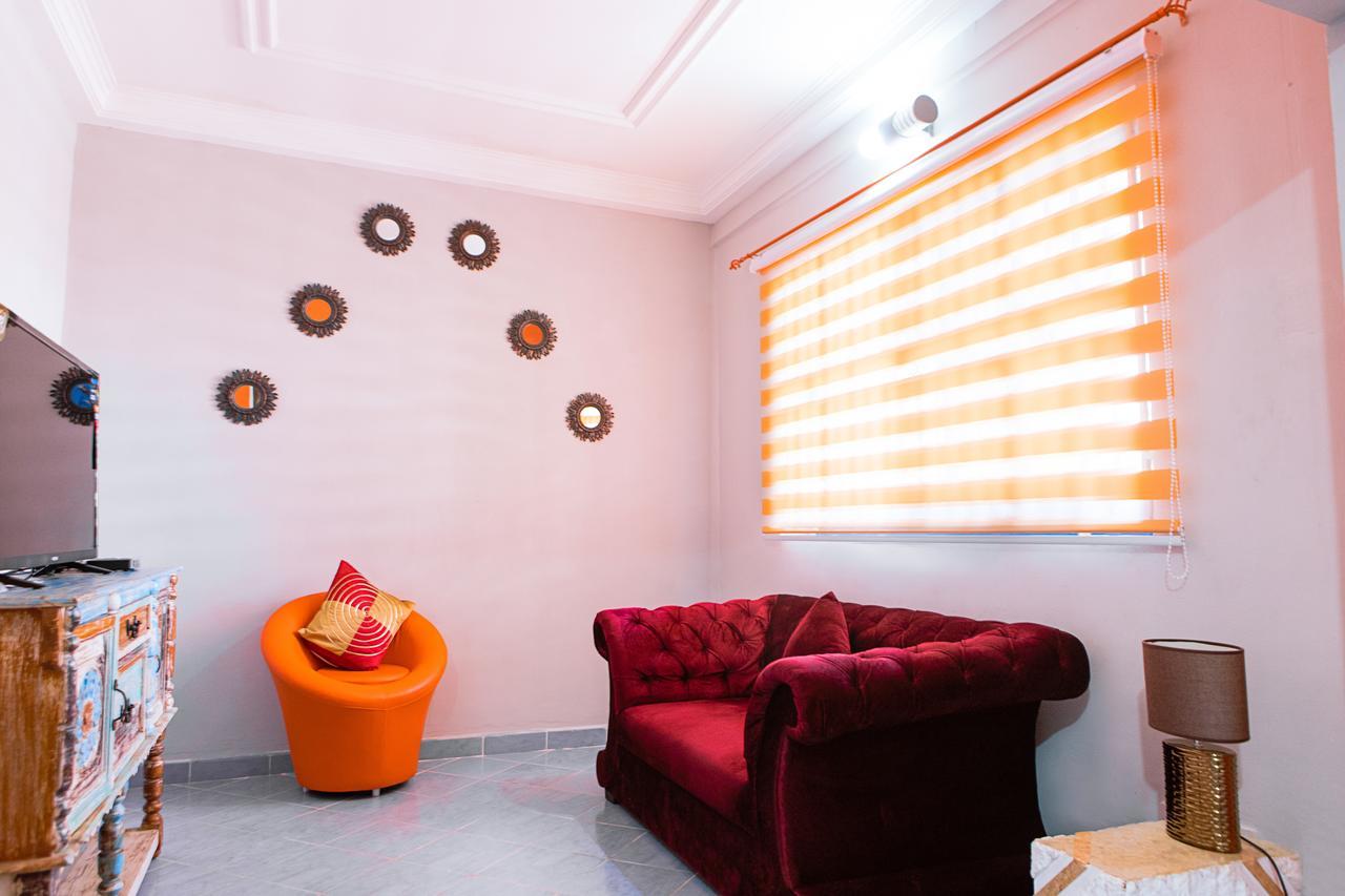 Maxwell Court Apartments Accra Esterno foto