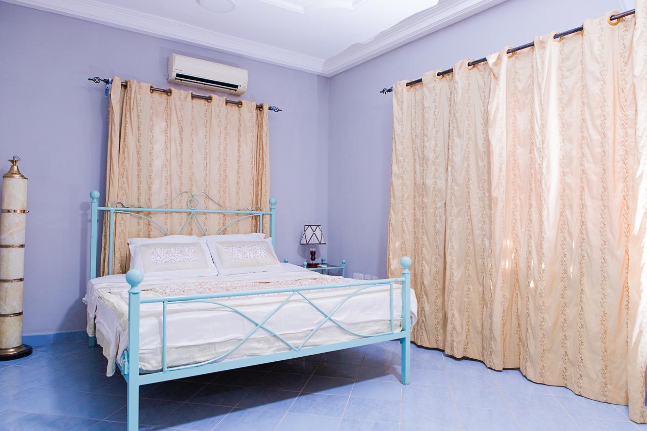 Maxwell Court Apartments Accra Esterno foto