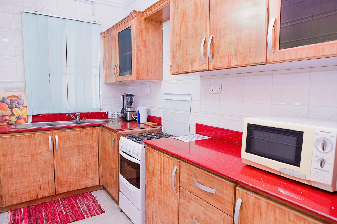 Maxwell Court Apartments Accra Esterno foto