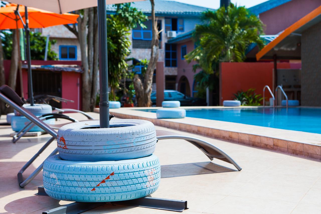 Maxwell Court Apartments Accra Esterno foto