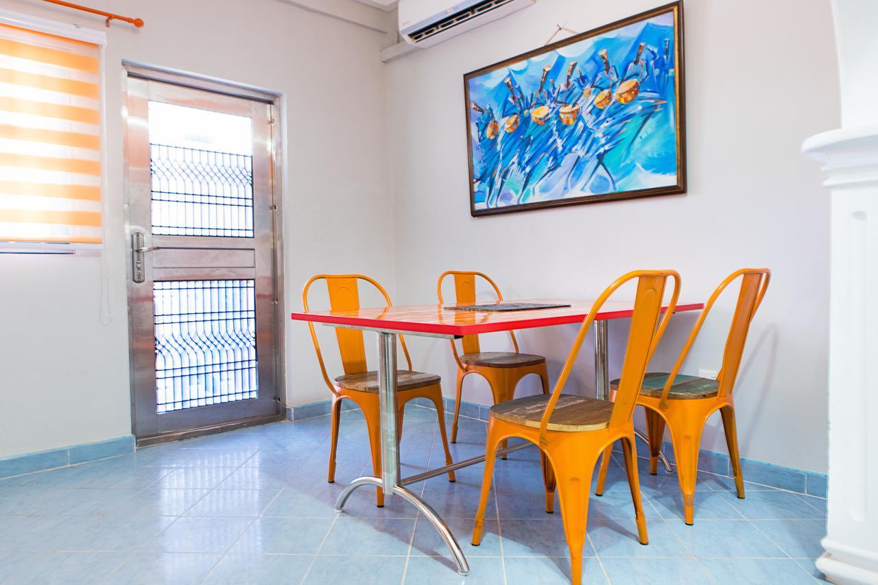 Maxwell Court Apartments Accra Esterno foto