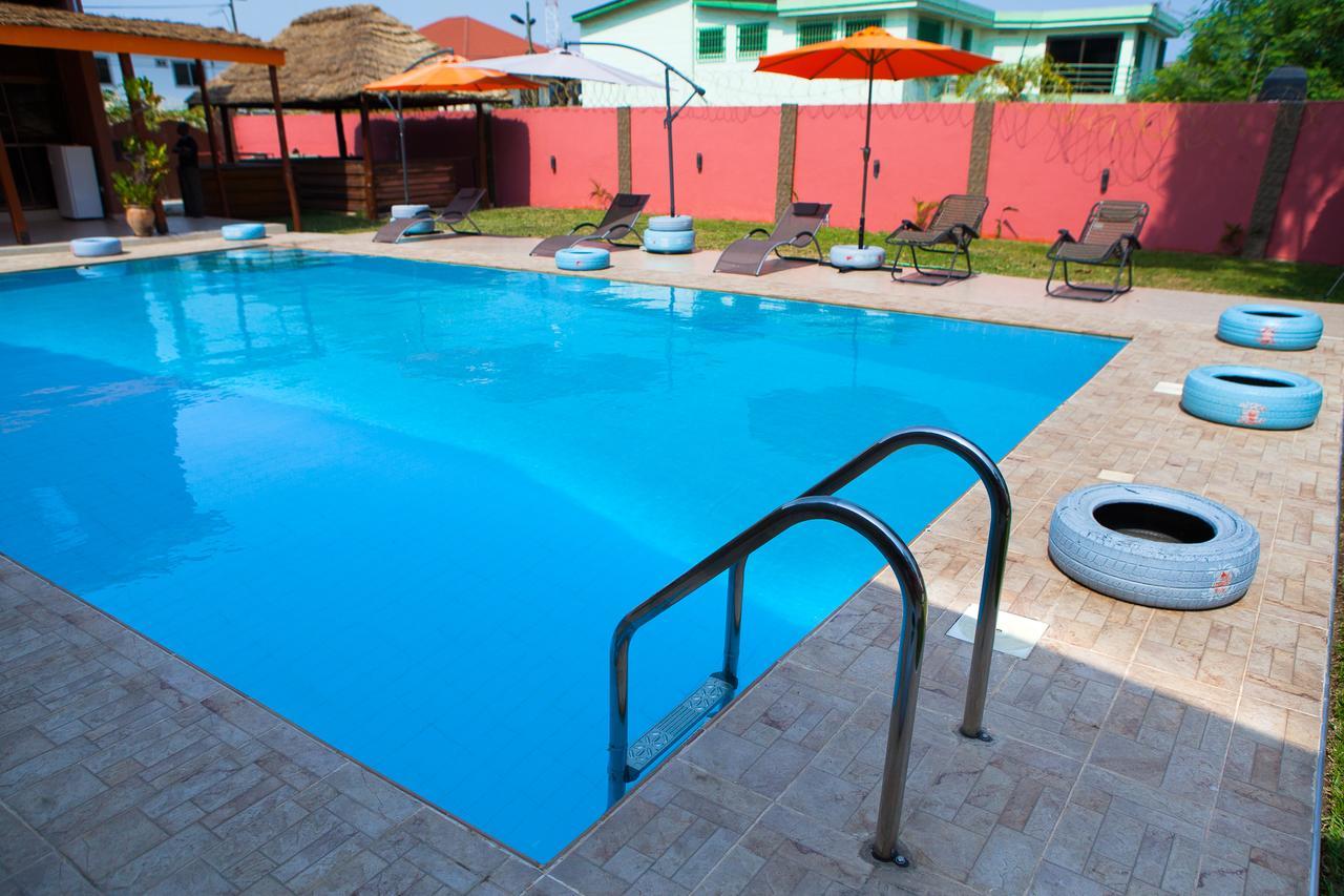 Maxwell Court Apartments Accra Esterno foto