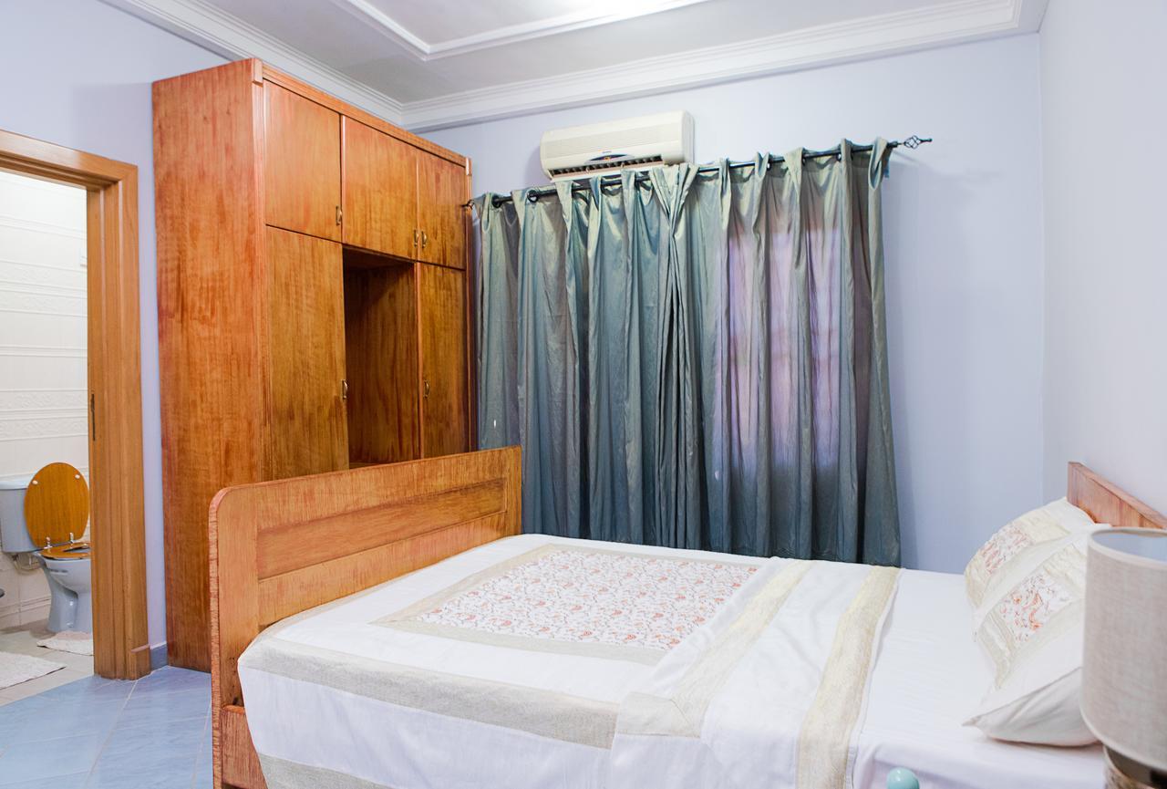 Maxwell Court Apartments Accra Esterno foto