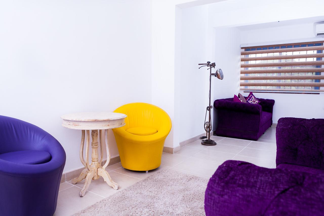 Maxwell Court Apartments Accra Esterno foto