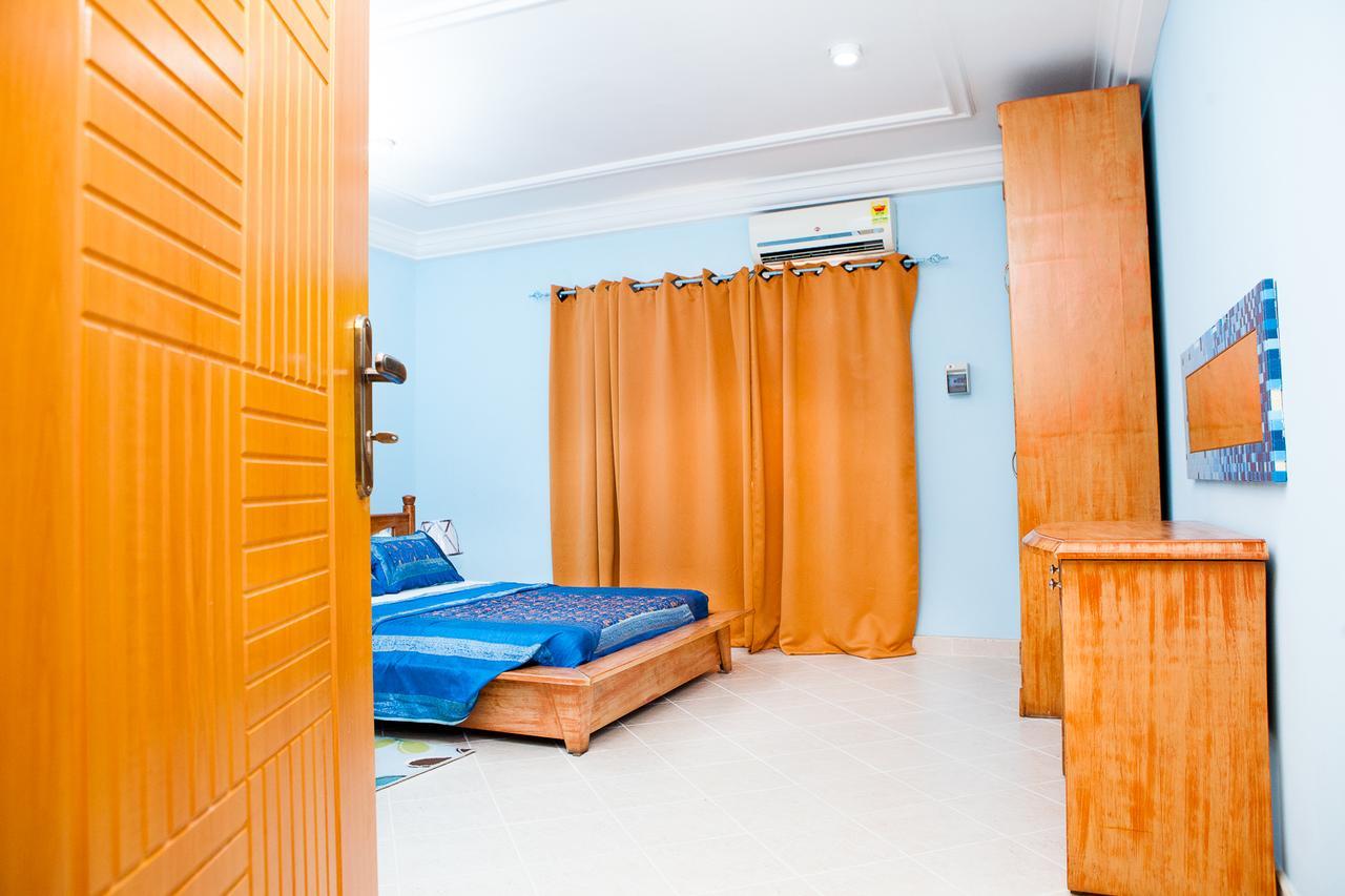 Maxwell Court Apartments Accra Esterno foto