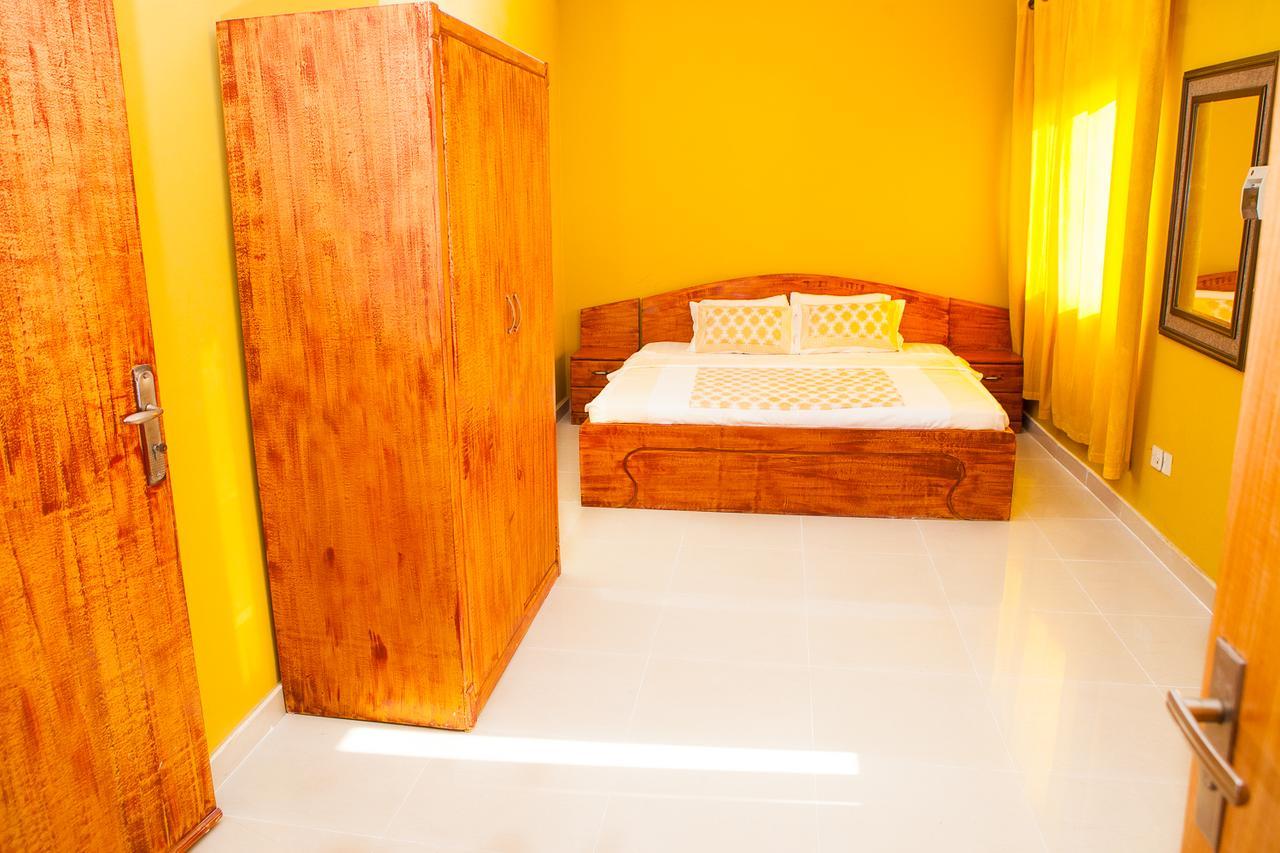 Maxwell Court Apartments Accra Esterno foto