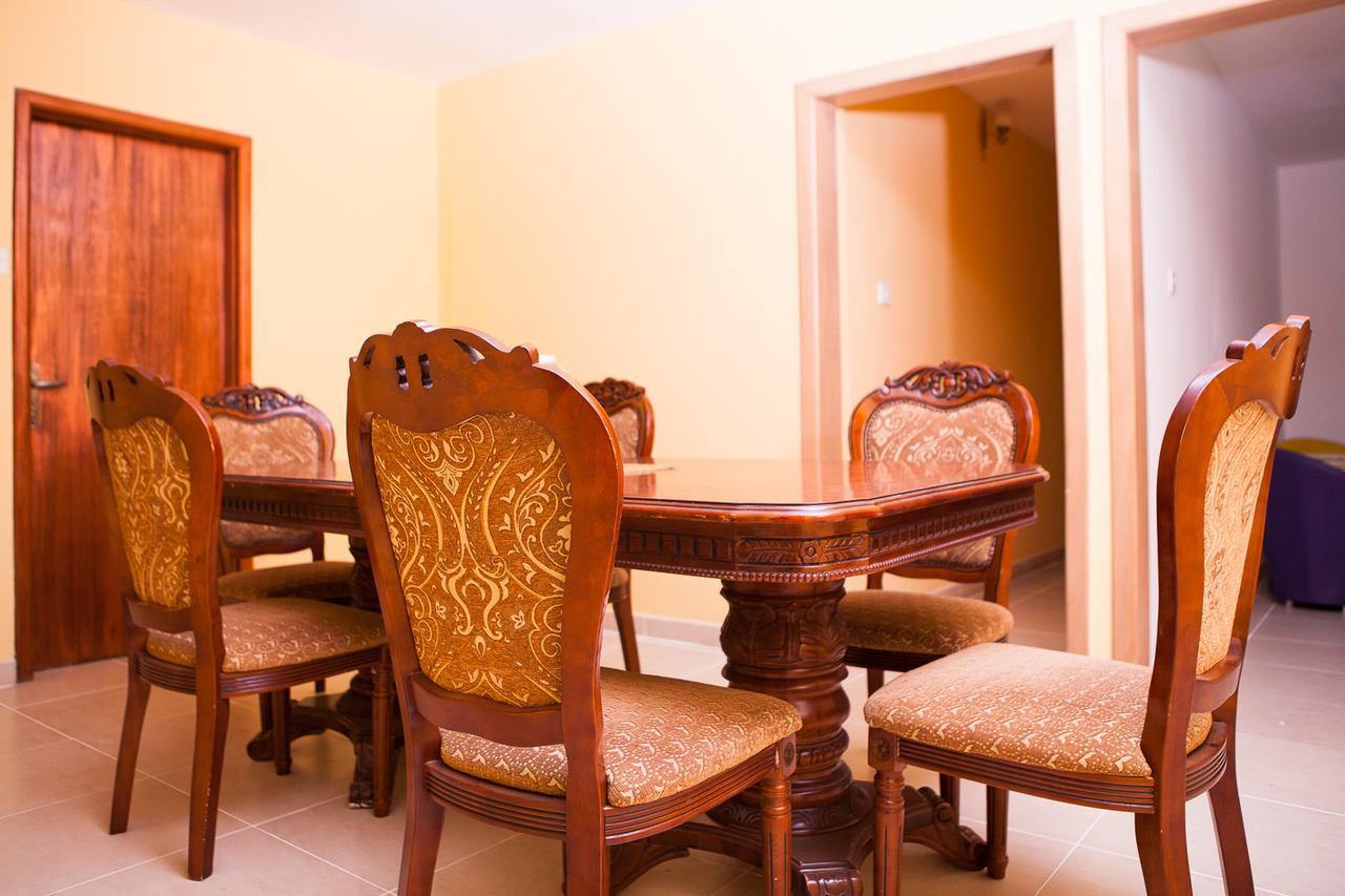 Maxwell Court Apartments Accra Esterno foto