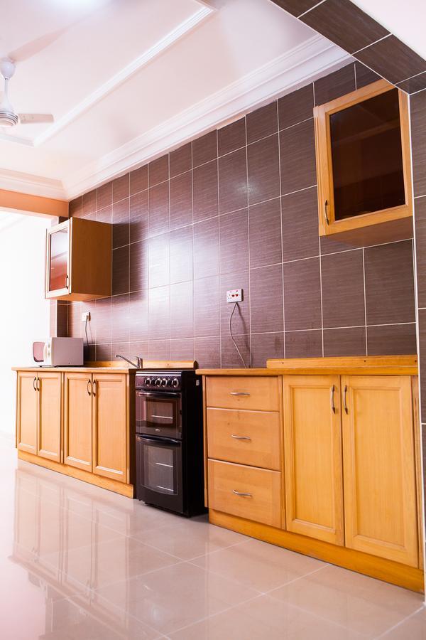 Maxwell Court Apartments Accra Esterno foto