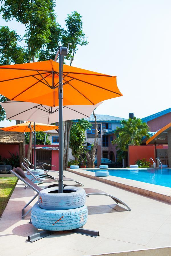 Maxwell Court Apartments Accra Esterno foto