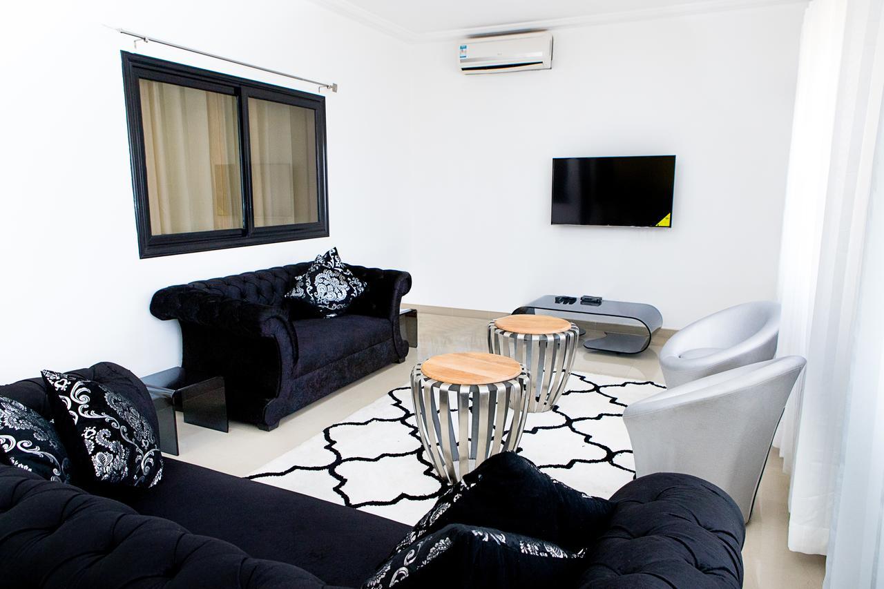 Maxwell Court Apartments Accra Esterno foto