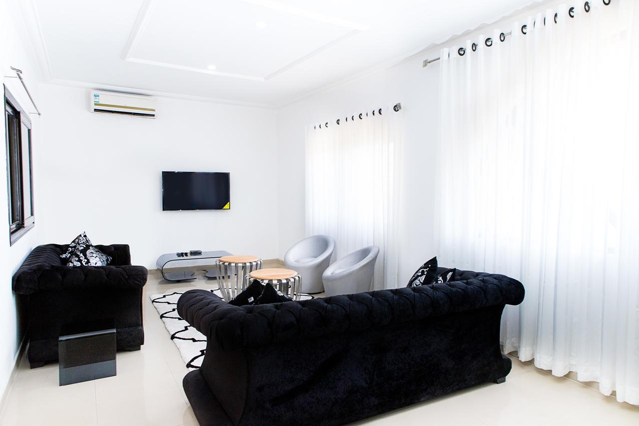 Maxwell Court Apartments Accra Esterno foto