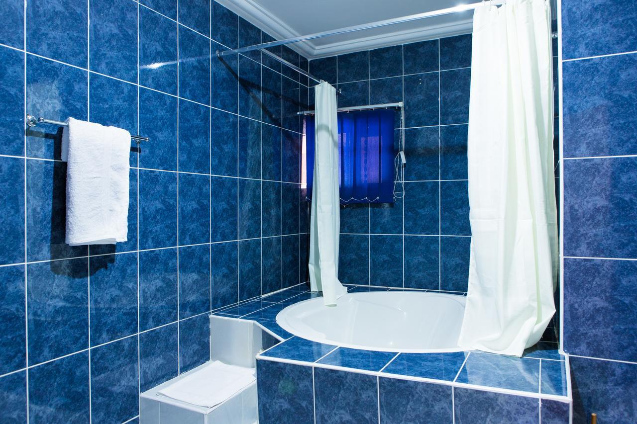 Maxwell Court Apartments Accra Esterno foto