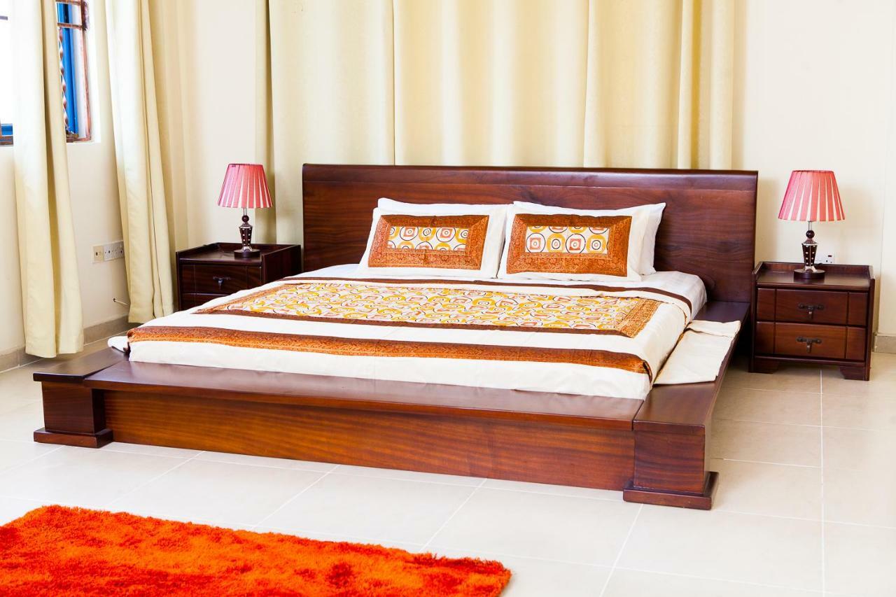 Maxwell Court Apartments Accra Esterno foto