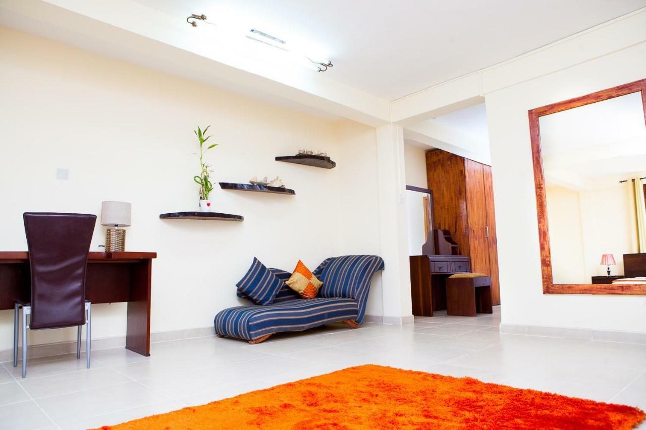 Maxwell Court Apartments Accra Esterno foto