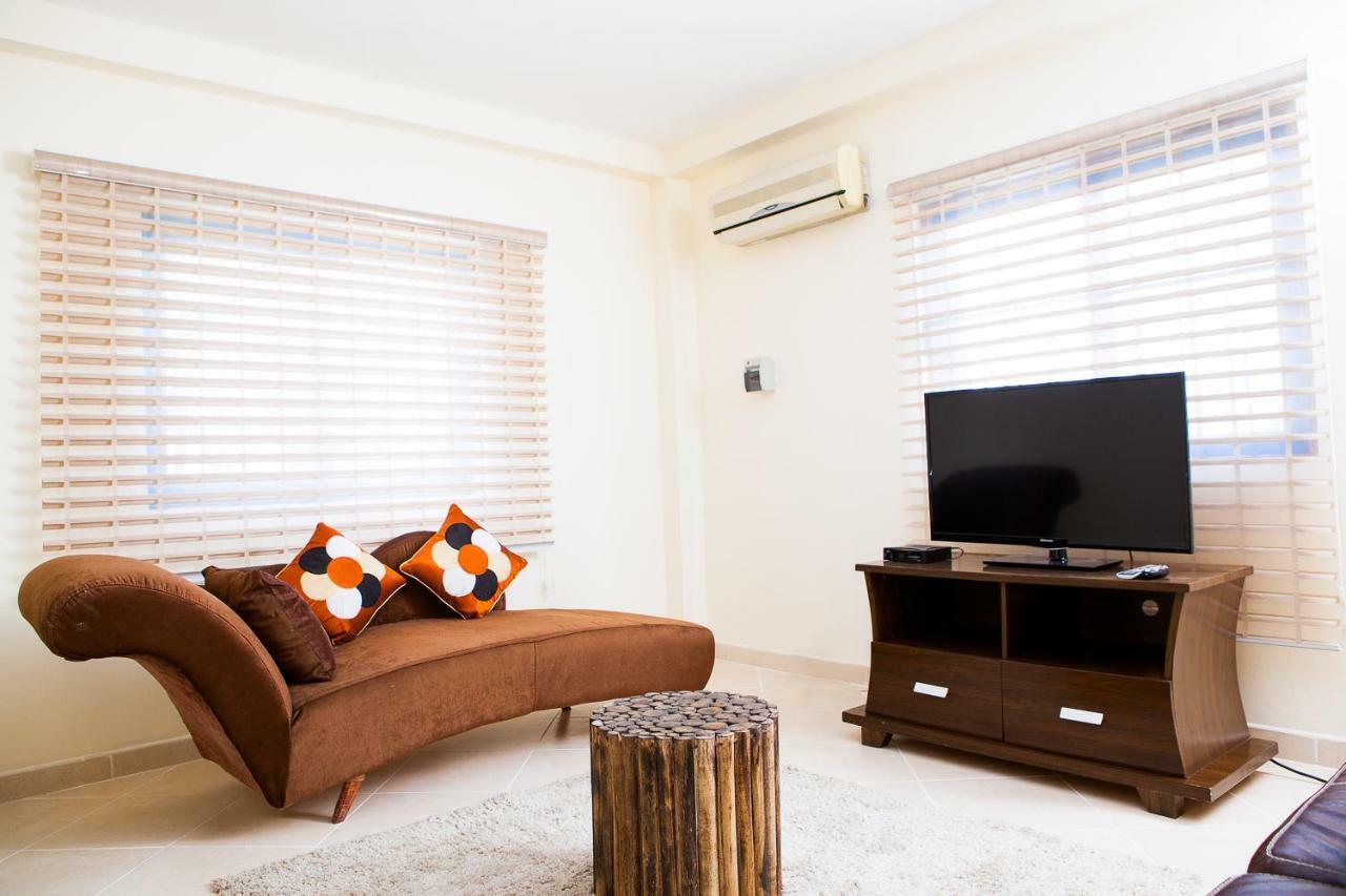 Maxwell Court Apartments Accra Esterno foto